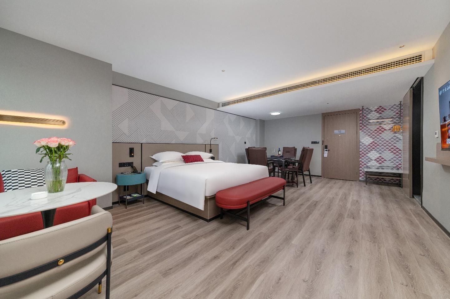 Dossen - Deluxe 1 Bed Room, City View