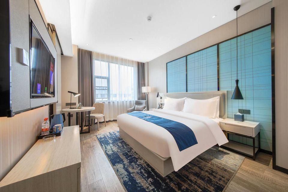 Deluxe Queen Room