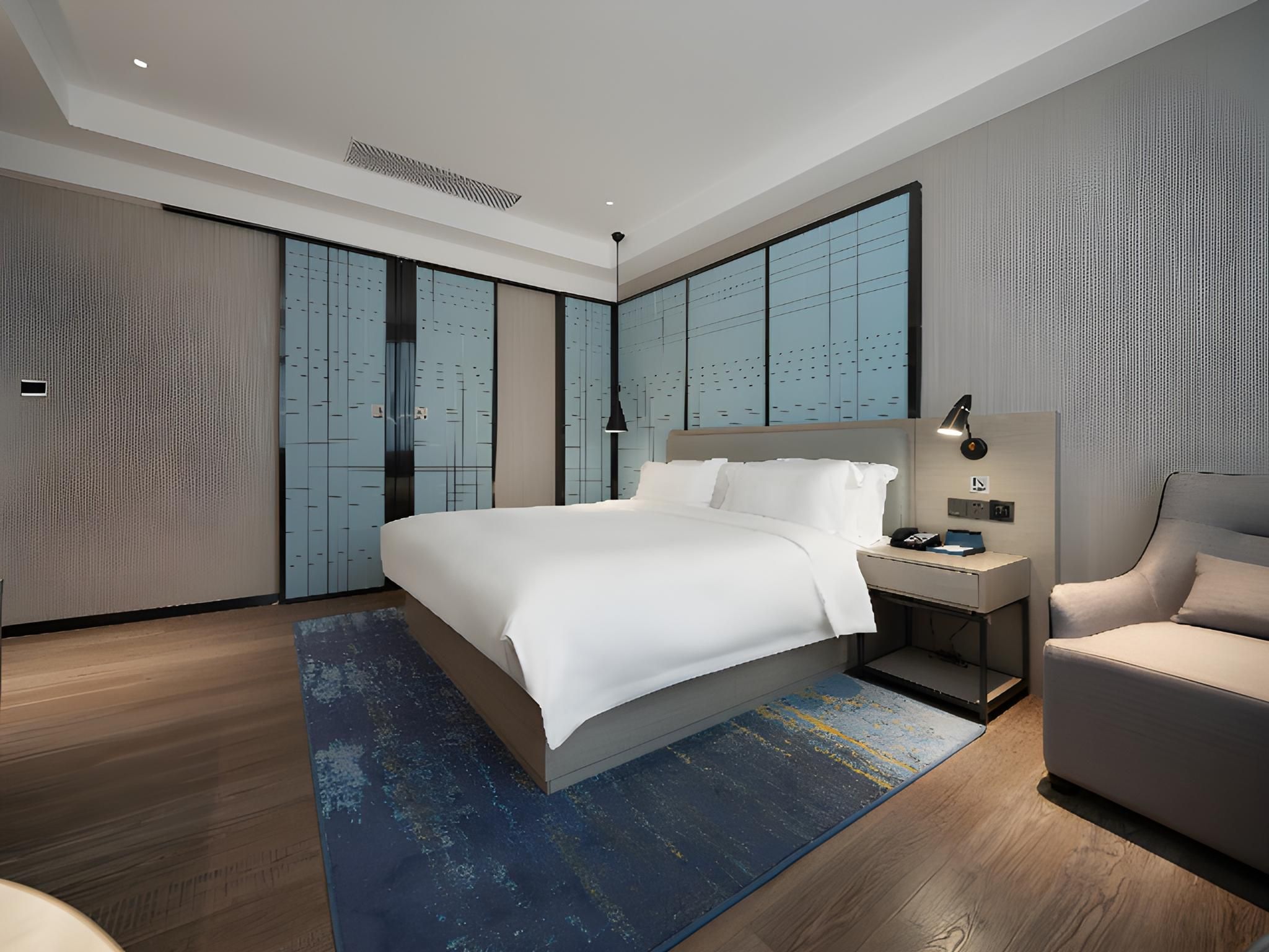 Dossen - Executive Suite