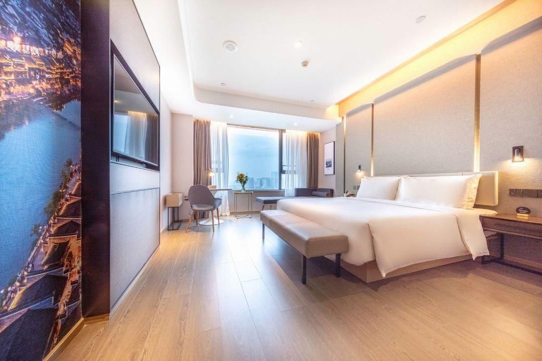 King Executive River View