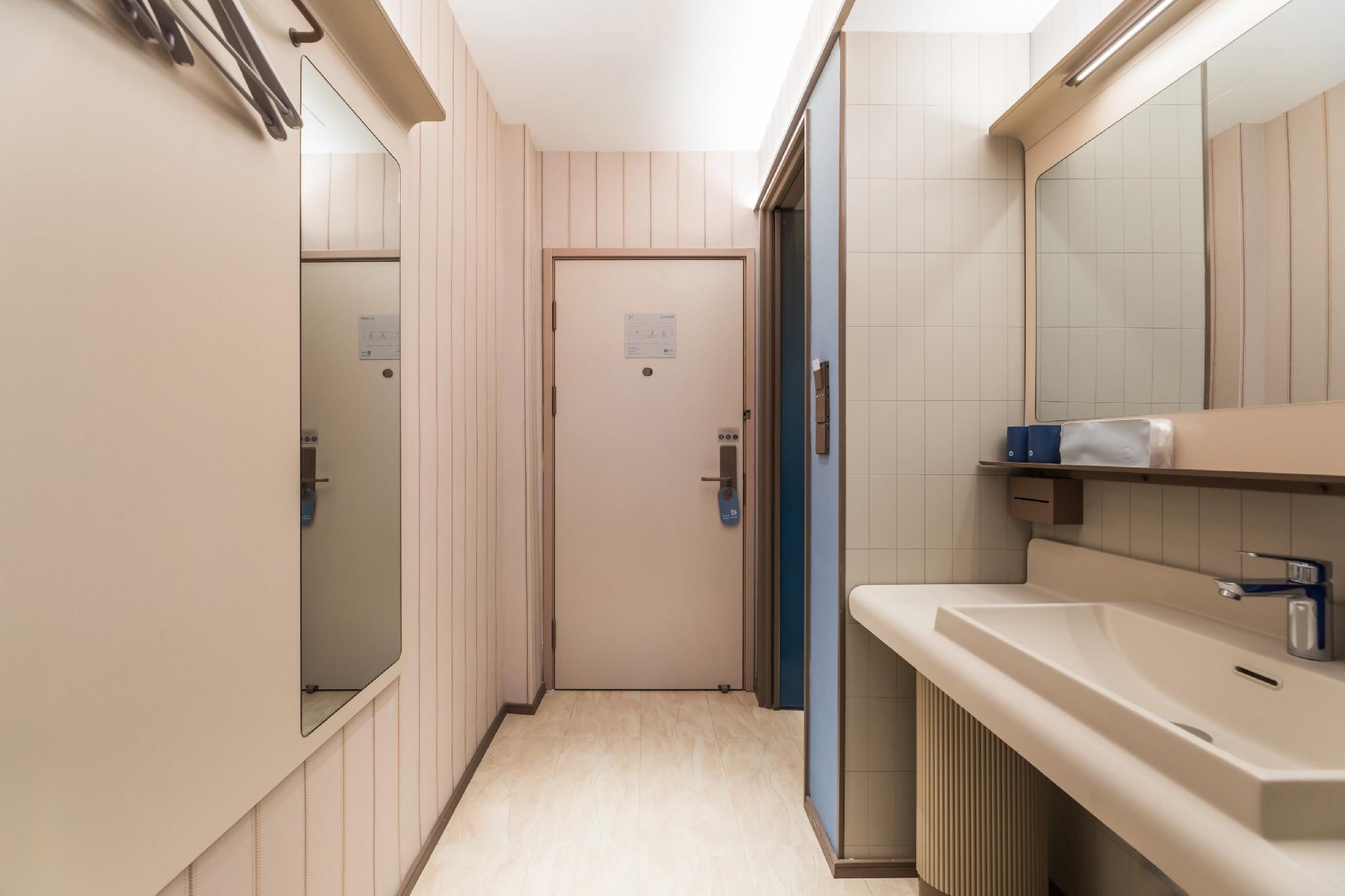 Huazhu - Superior Twin