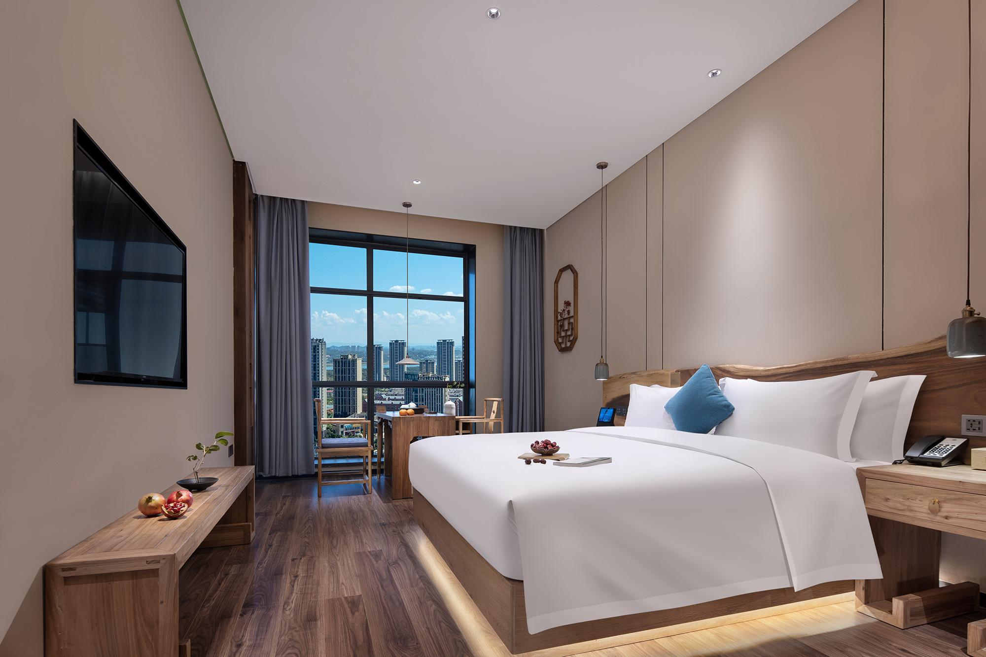 Queen Room with View