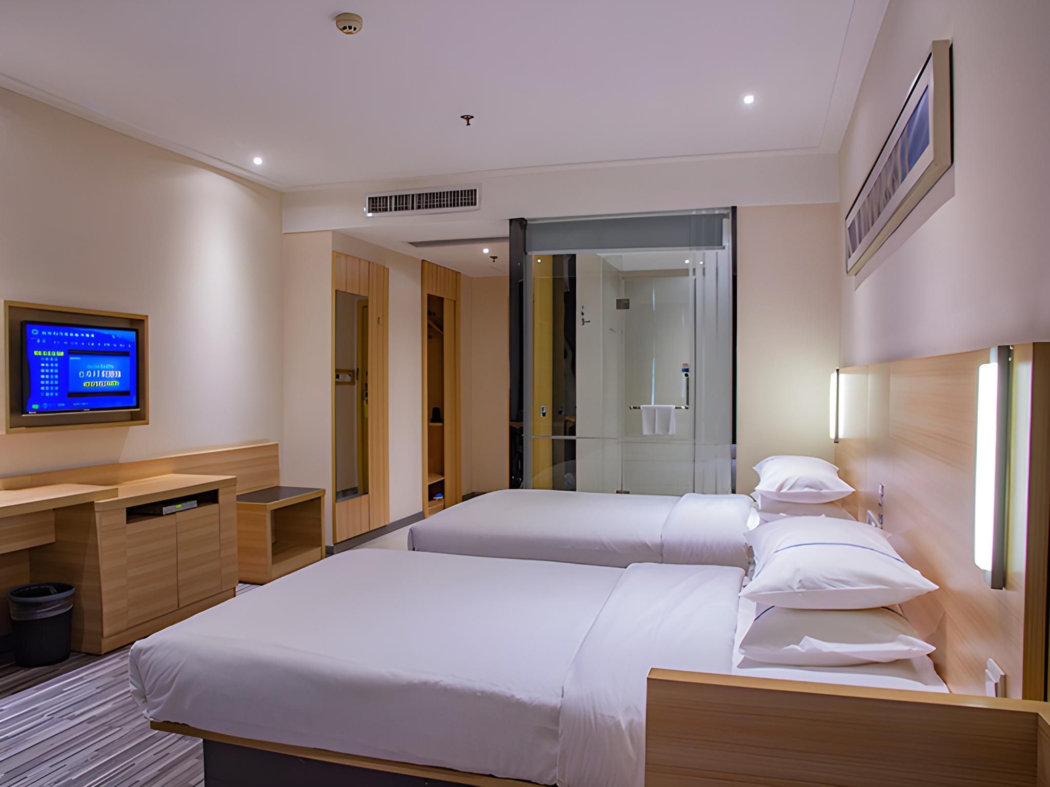 Dossen - Family Room