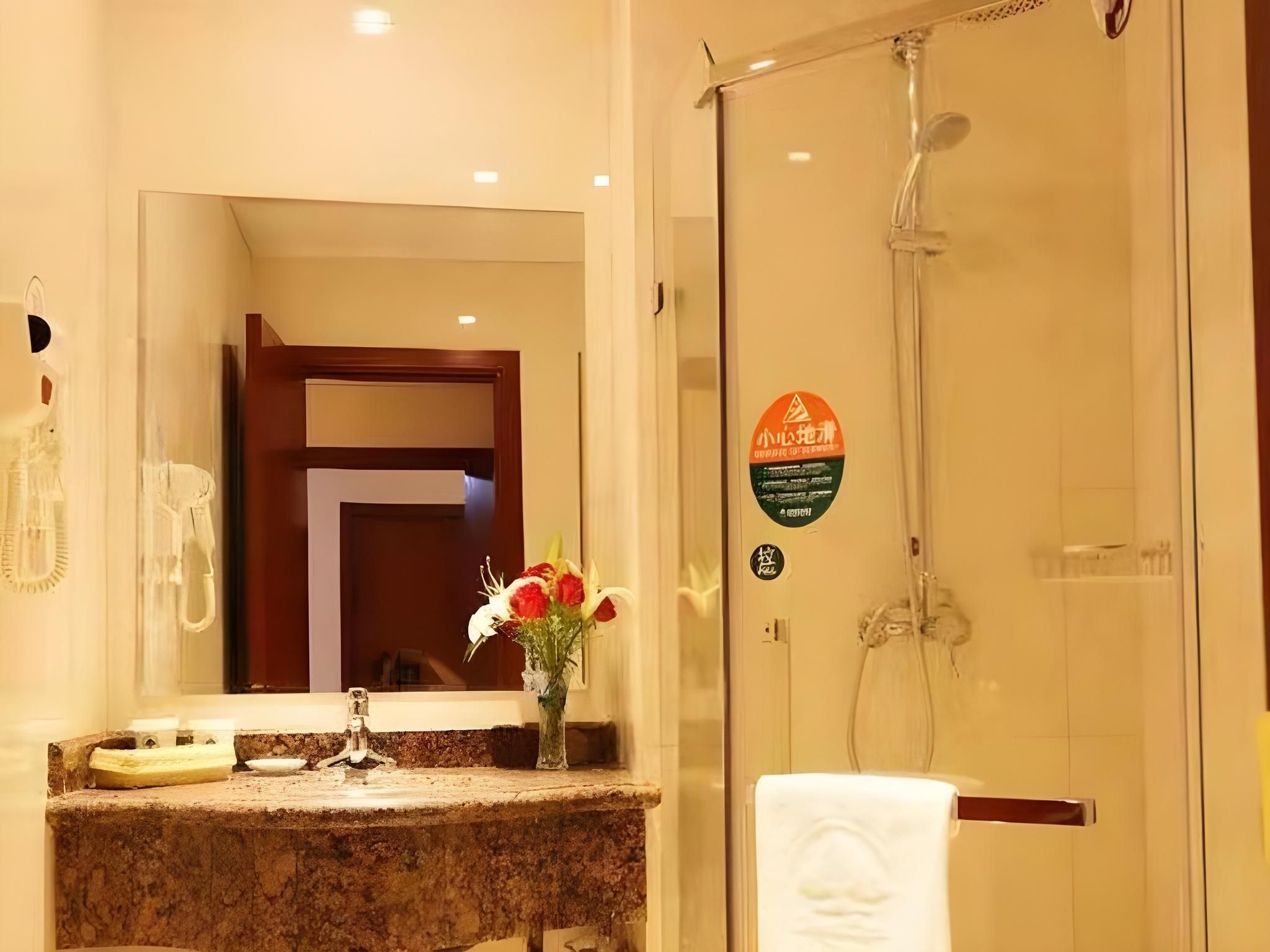 GreenTree Inn Chifeng Linxi Ronglin Homeland Express Hotel GRT - An Xin Room 2