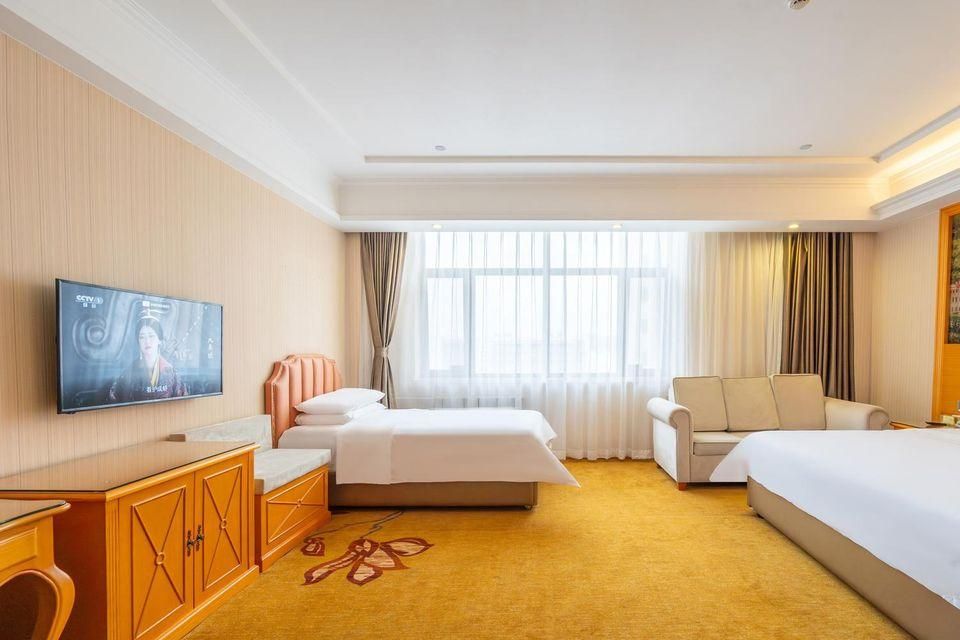 Deluxe Family Room