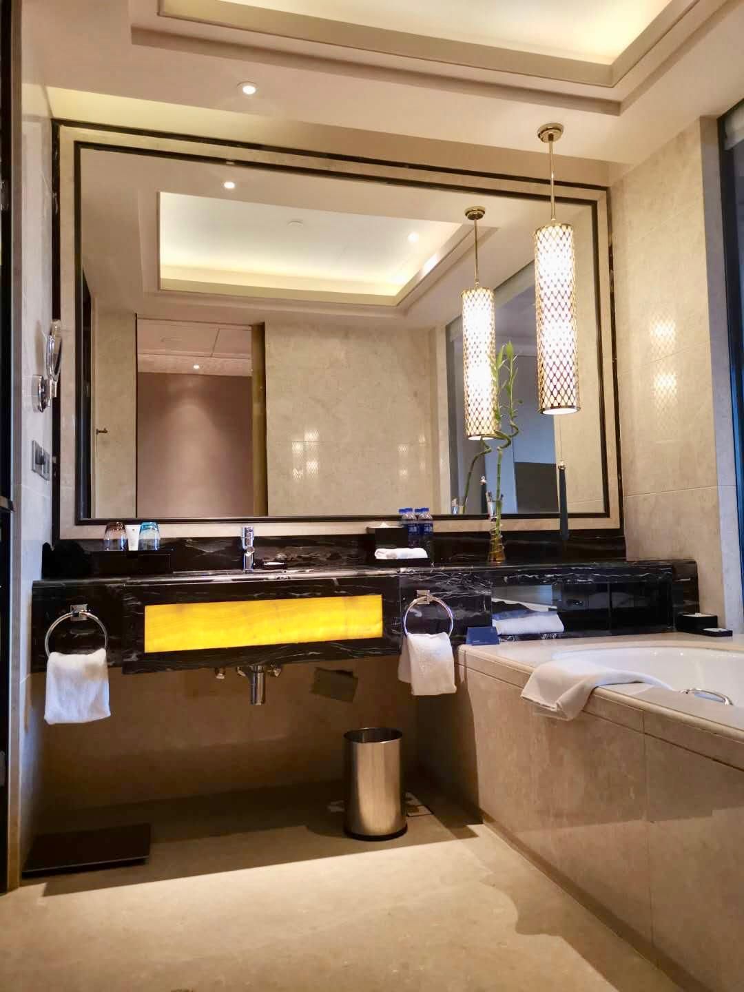 Wanda Realm Chifeng Executive Deluxe Twin 3