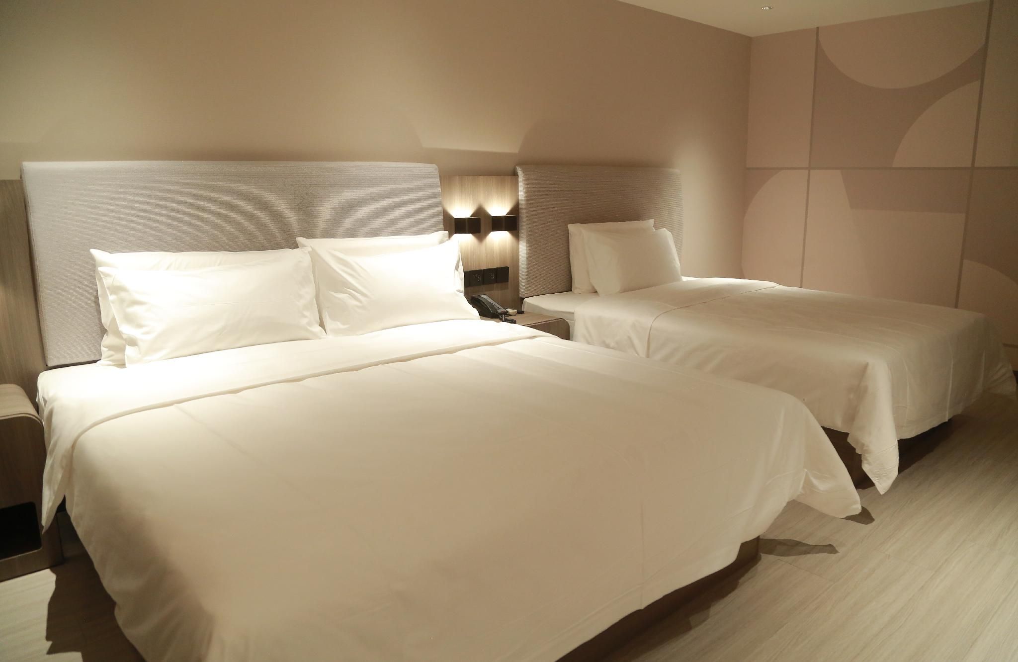 Hanting Hotel Chifeng Hexigten Banner Jingperng Huazhu - Suite