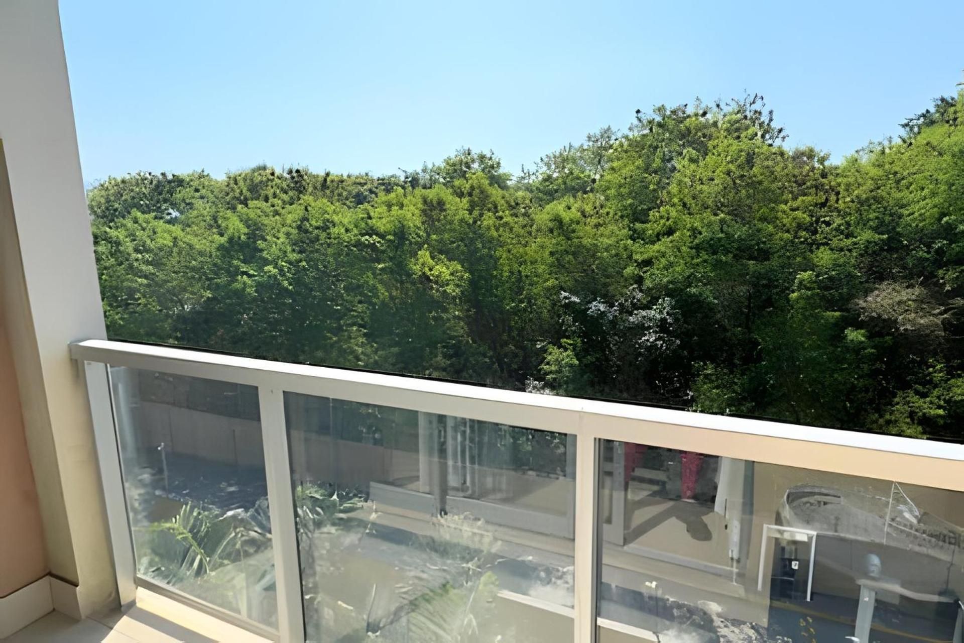 One-Bedroom Apartment with Balcony