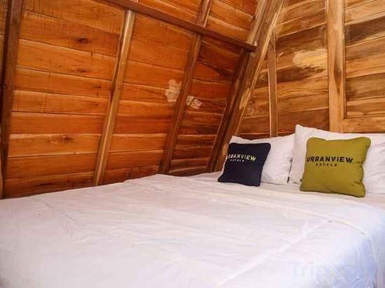 Urbanview Villa Kolopaking Kebumen by RedDoorz Suite Room