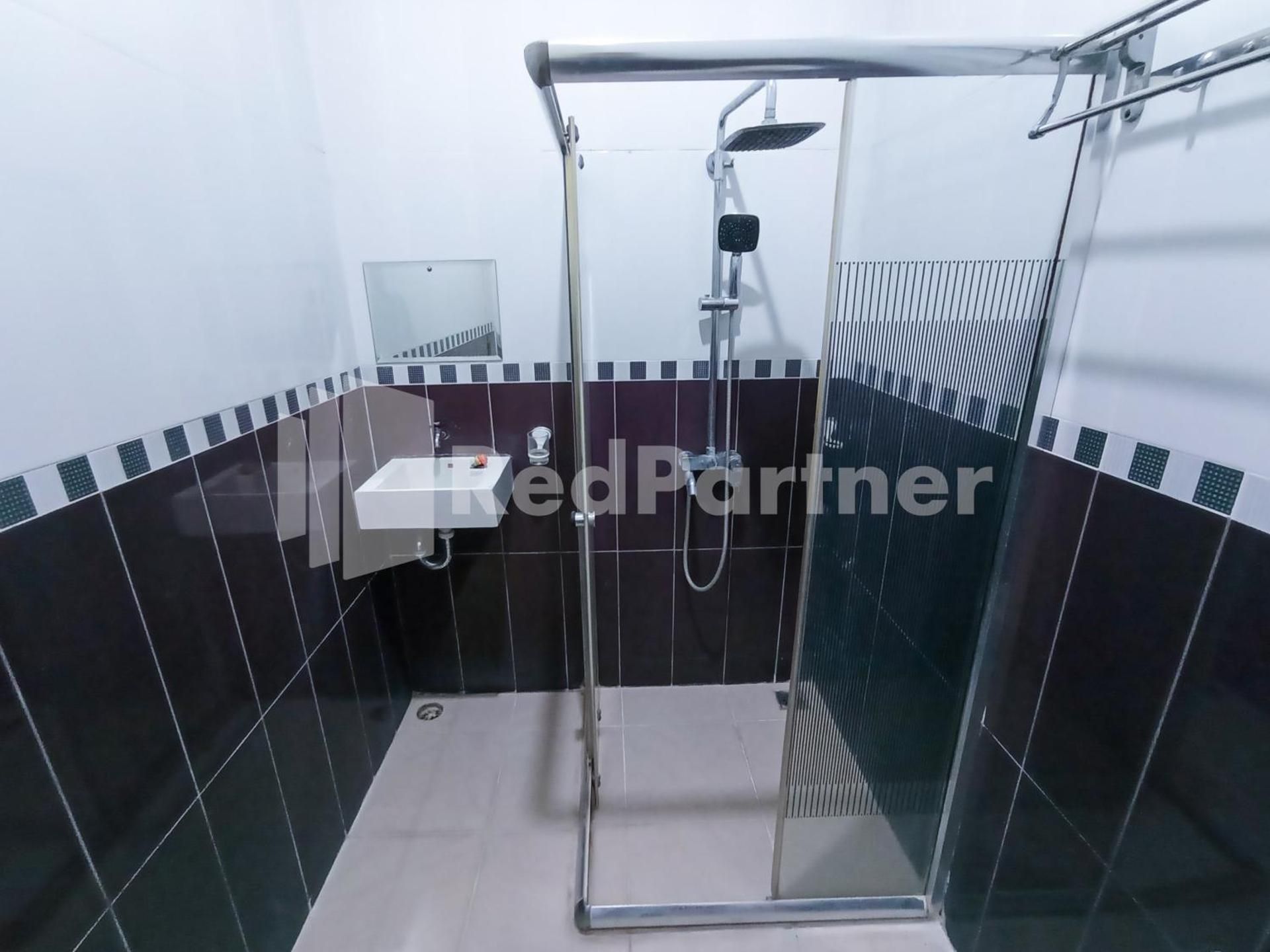 Nillo Hotel Kebumen Mitra RedDoorz Suite Room 2