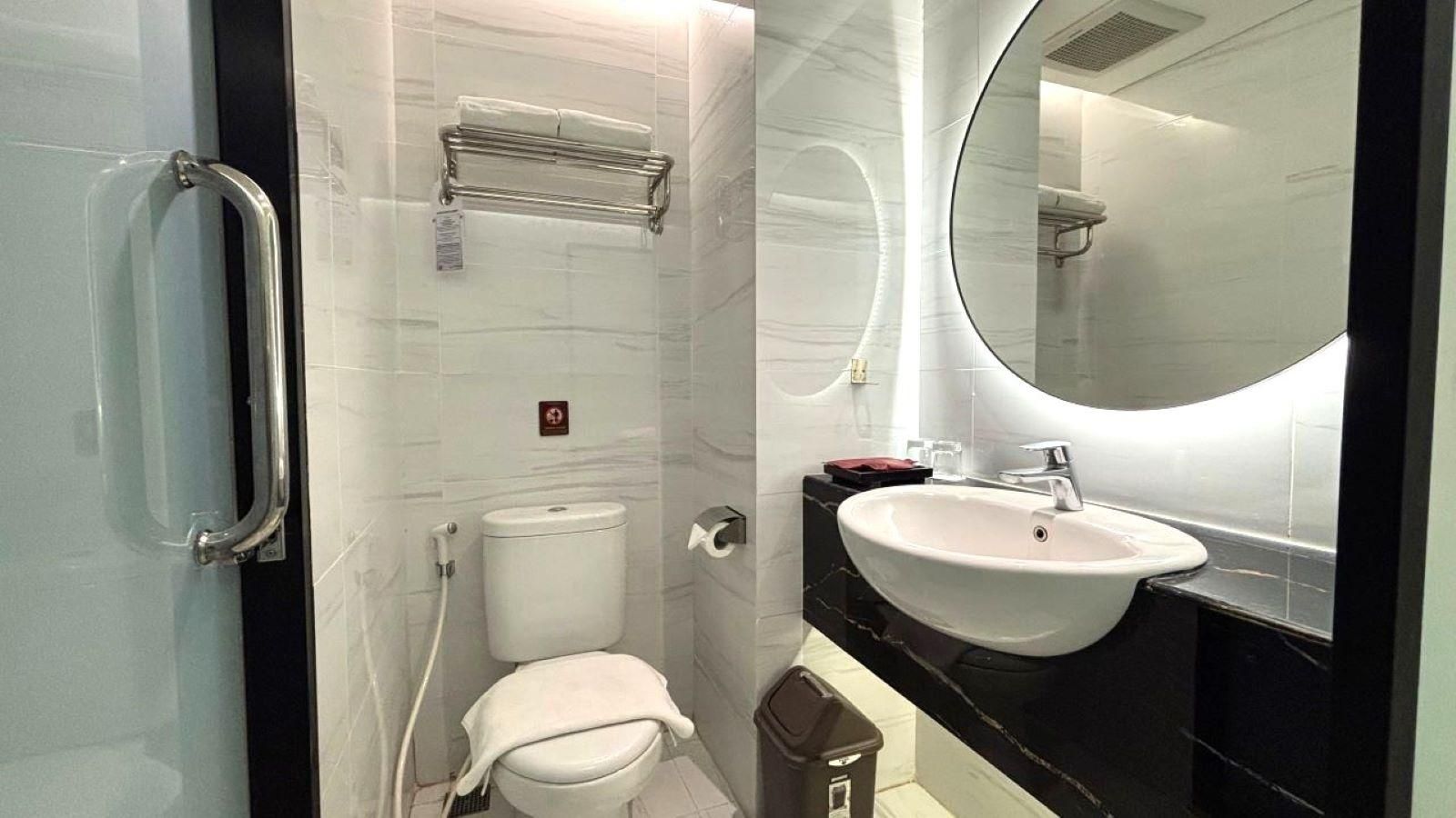 Trio Azana Style Kebumen Deluxe Twin Room 2