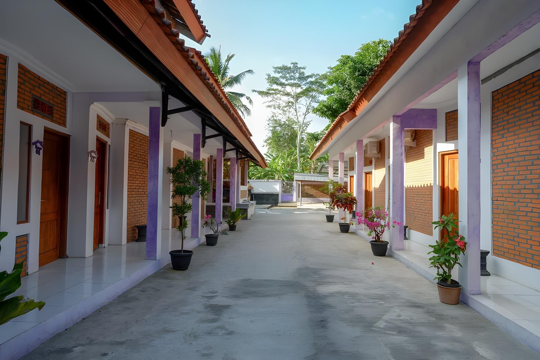 RedDoorz near Goa Jatijajar 2