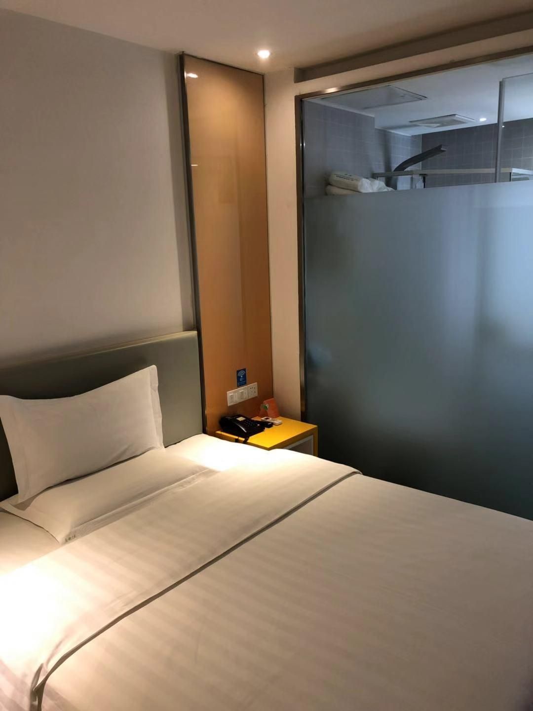 Economy Room