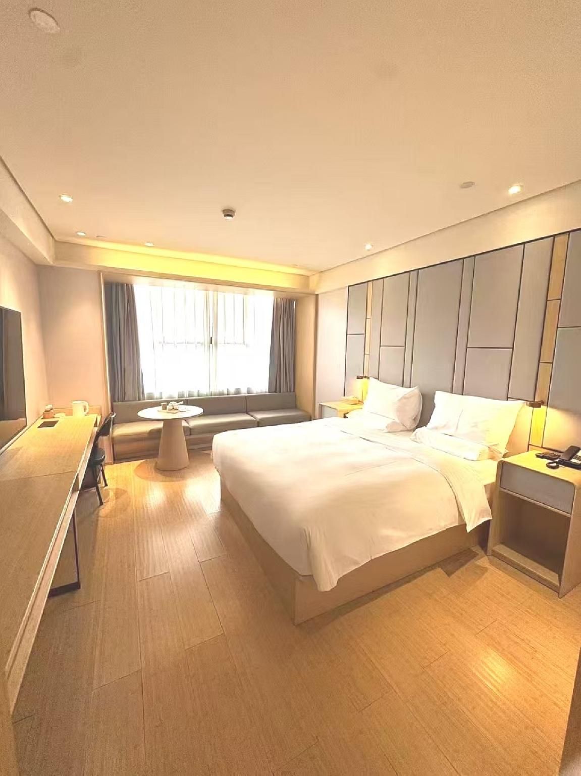 Business Queen Bed Room