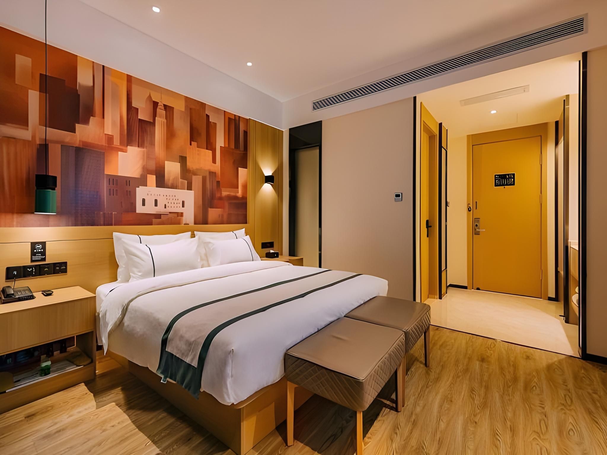 Business Queen Room
