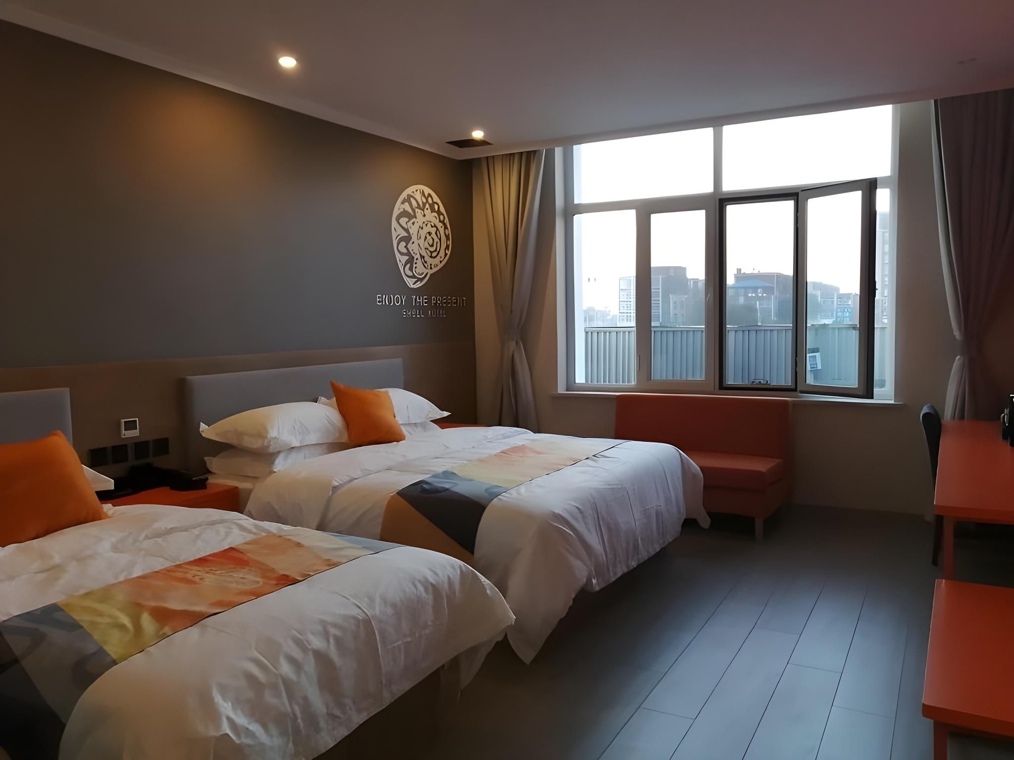 Twin Bussiness Room