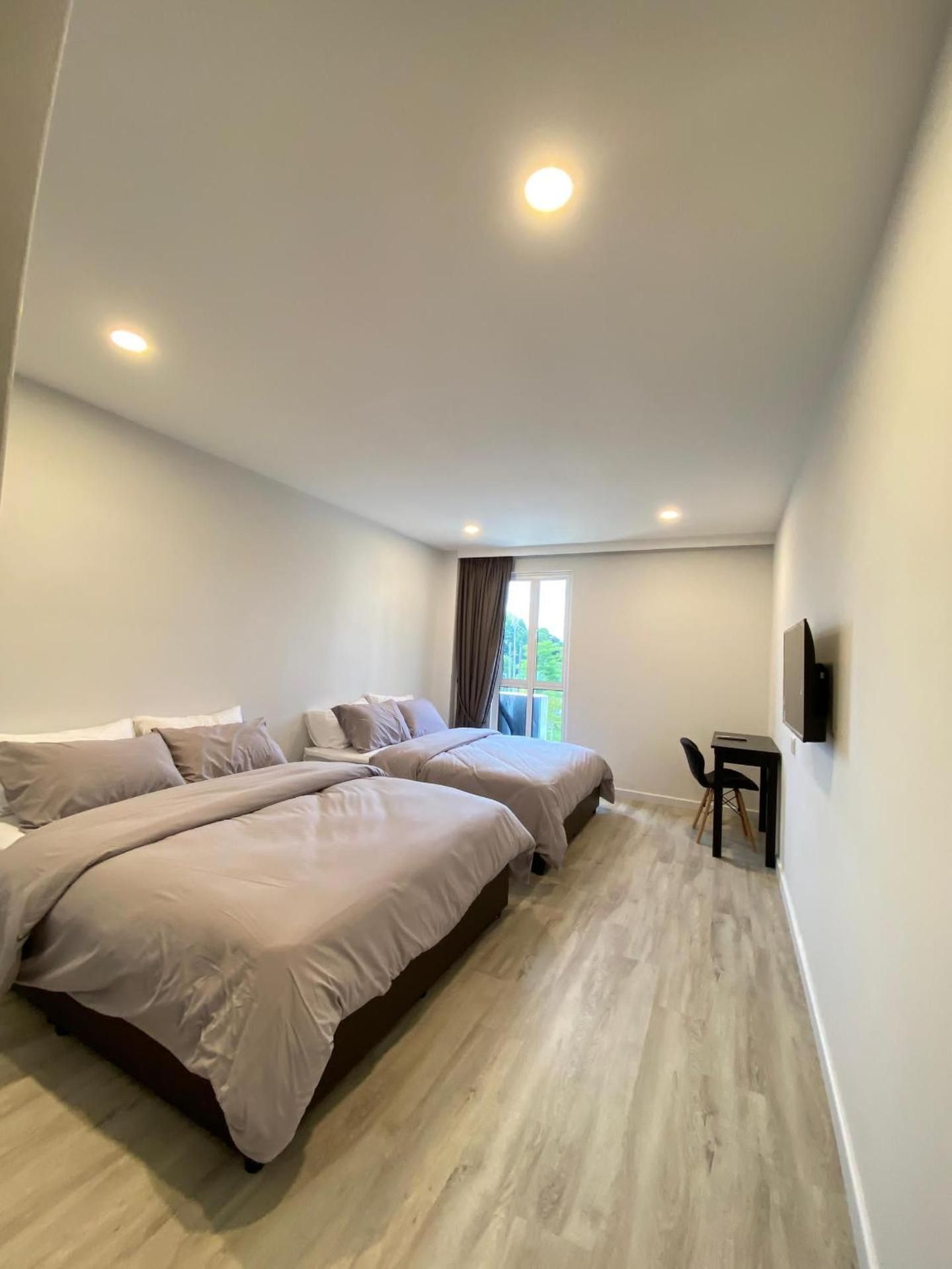 Deluxe Queen Room