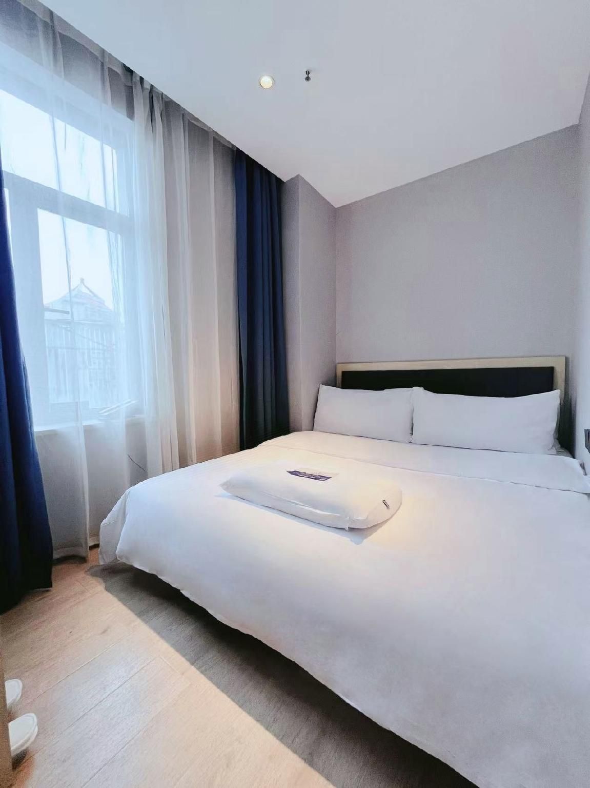 WH -Light Enjoyment Bed Room