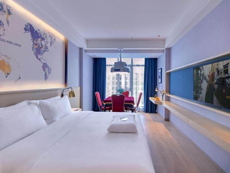 Digital Double Room