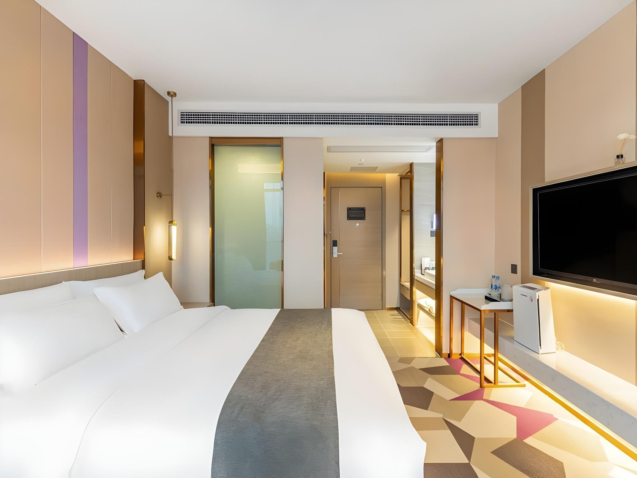 WH - Deluxe Bed Room