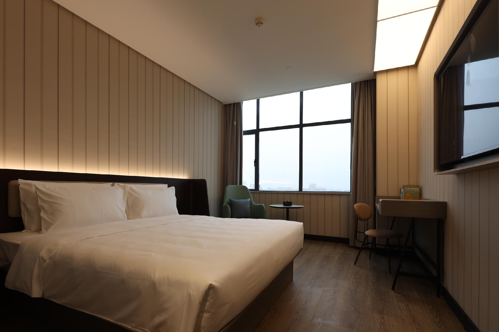 Huazhu - Superior BedRoom