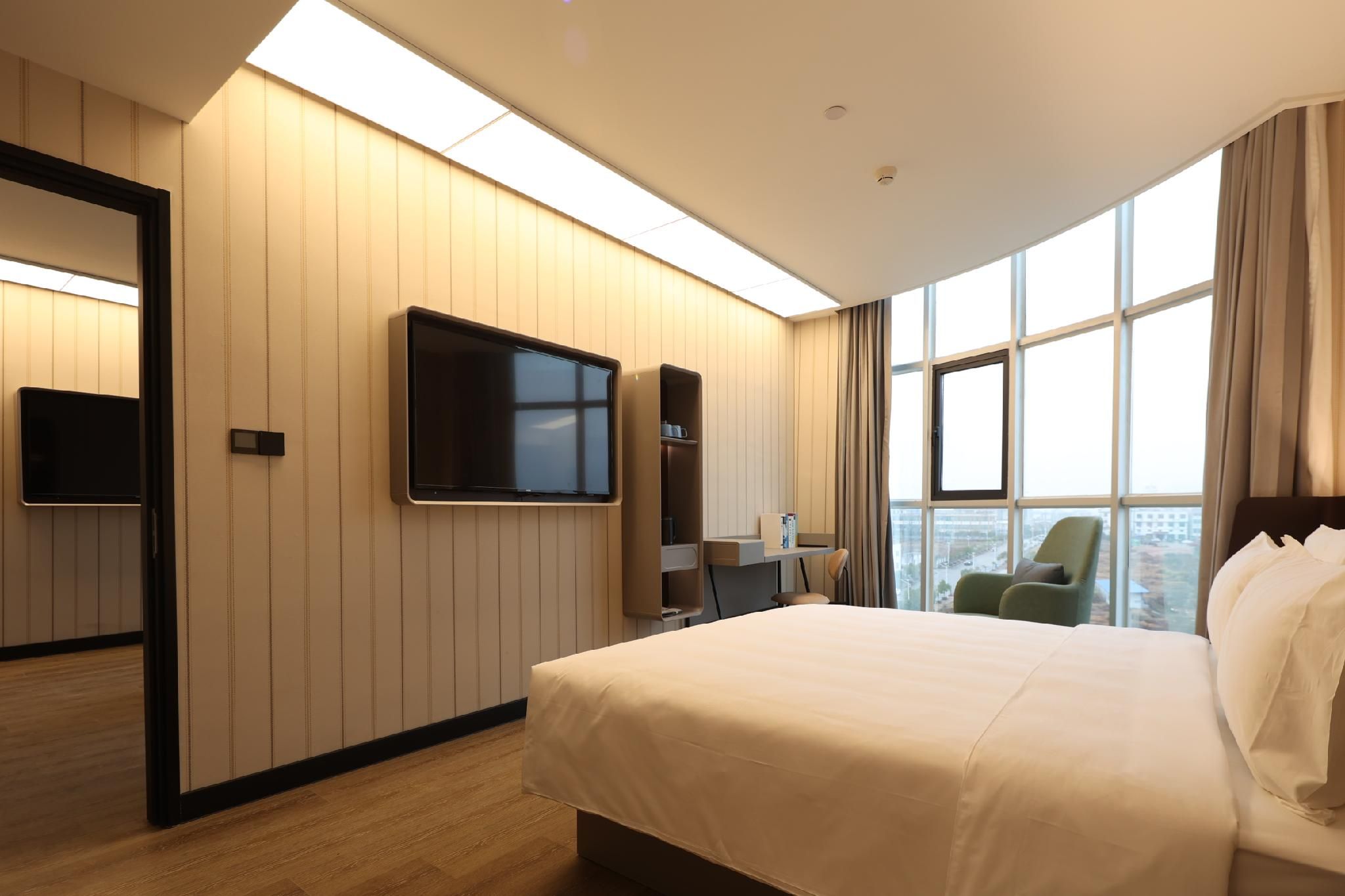 Huazhu - Superior BedRoom
