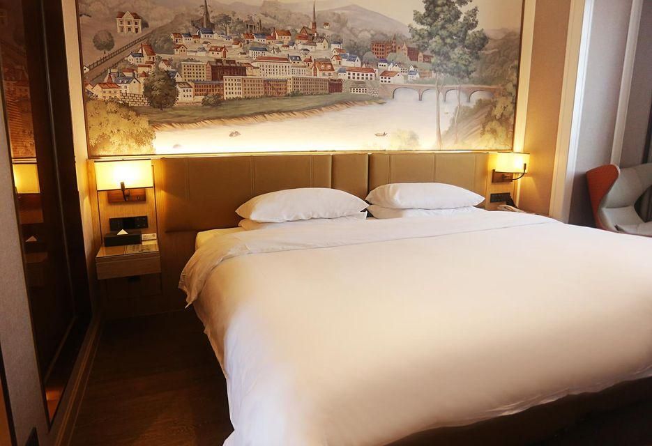 Vienna - Deluxe King Bed Room
