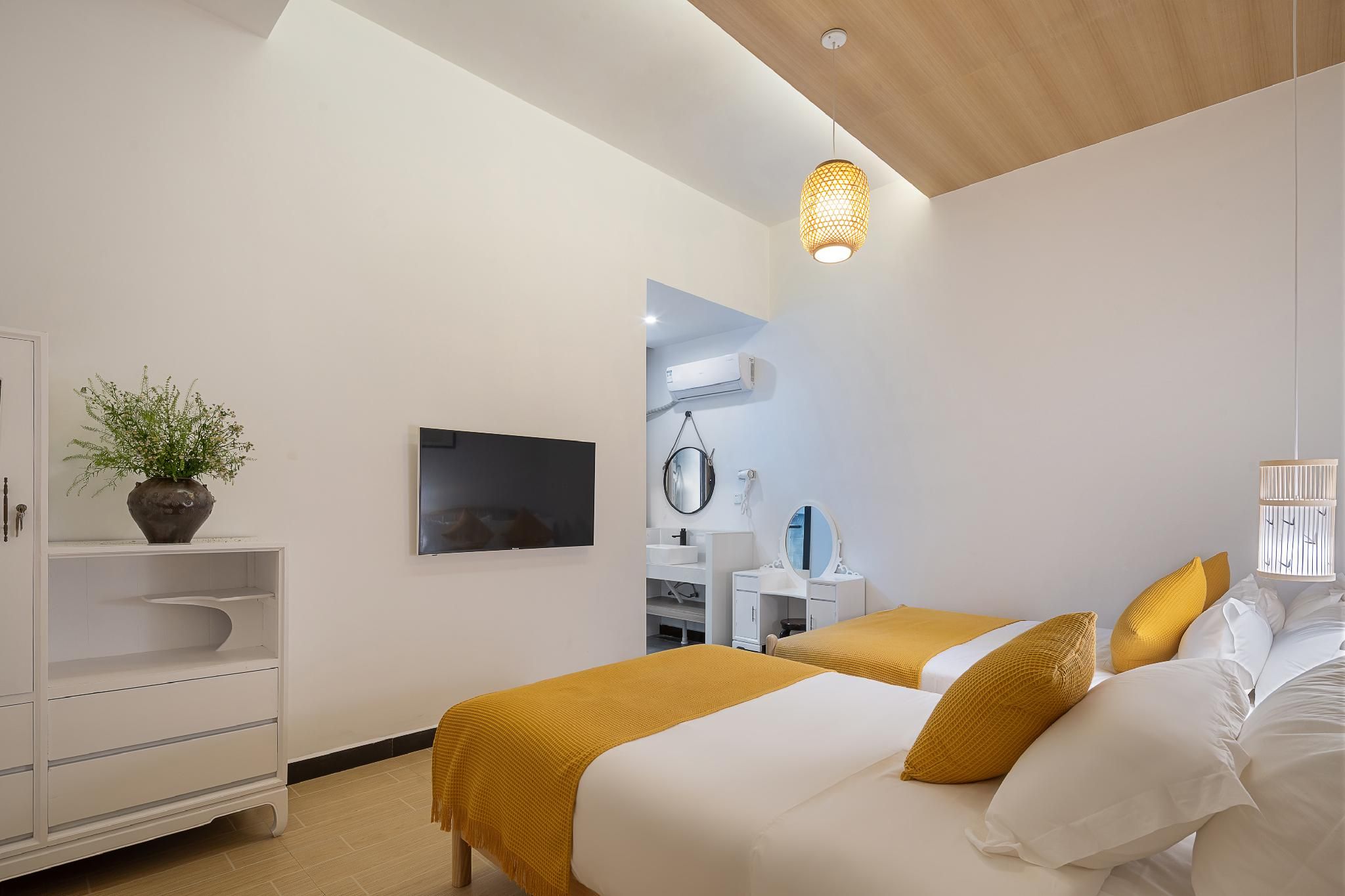 Family Twin Room - Non-Smoking