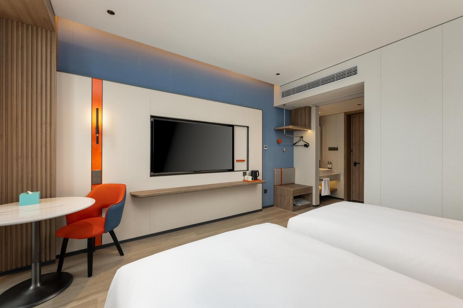 High Floor Standard Twin Room