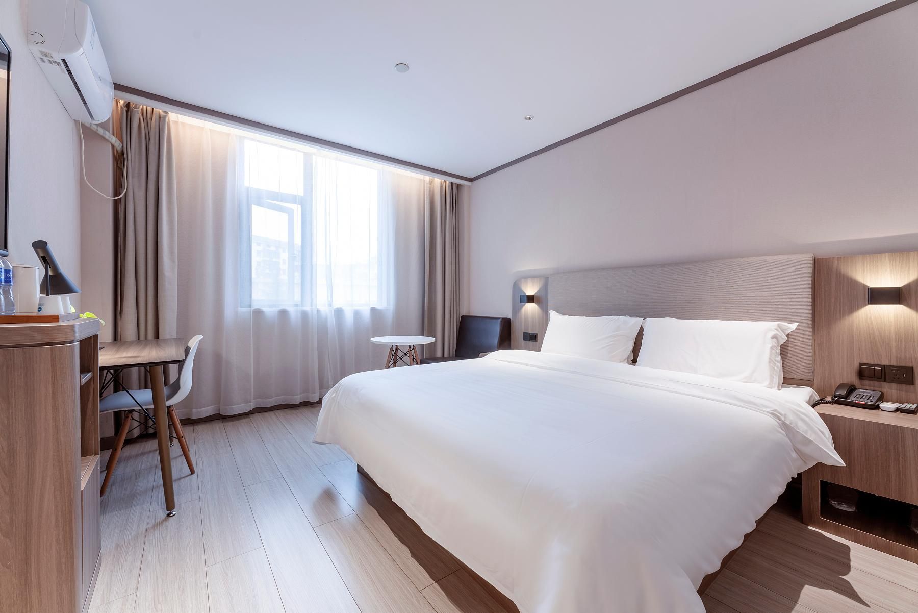 Huazhu - Superior BedRoom