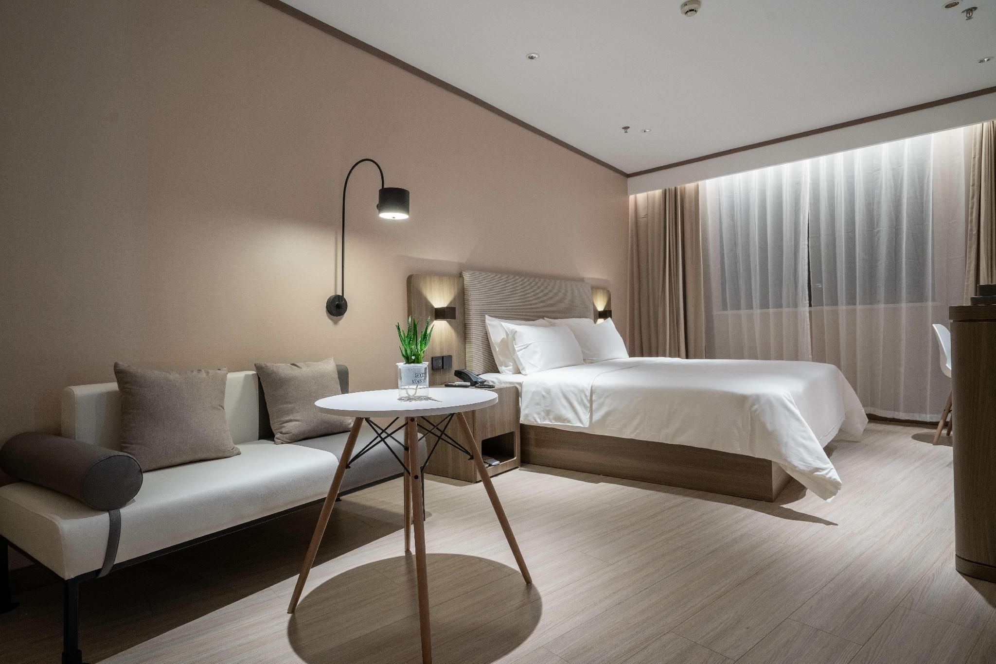 Business Queen Bed Room