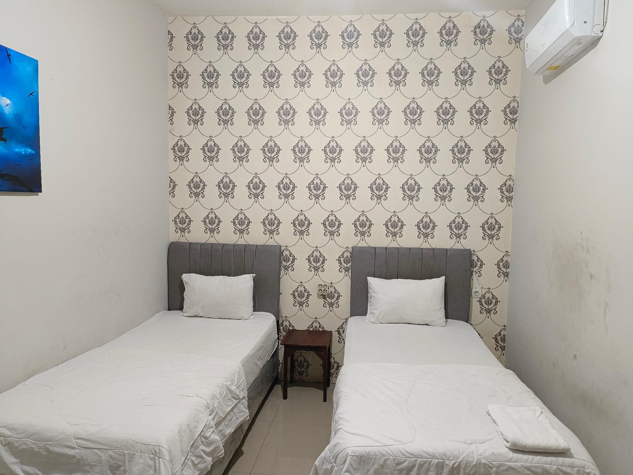 Twin Room with Private Bathroom