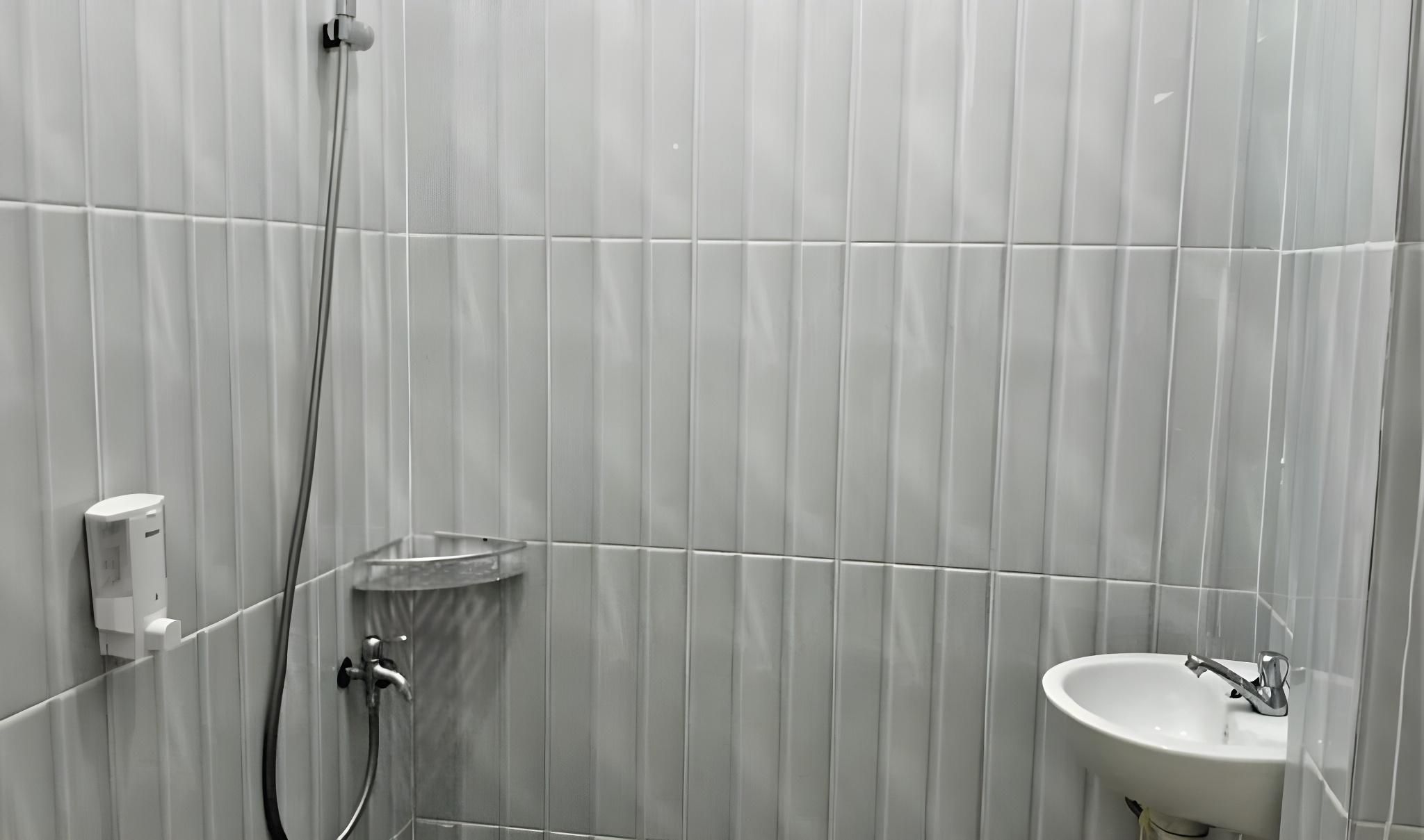 Twin Room with Private Bathroom