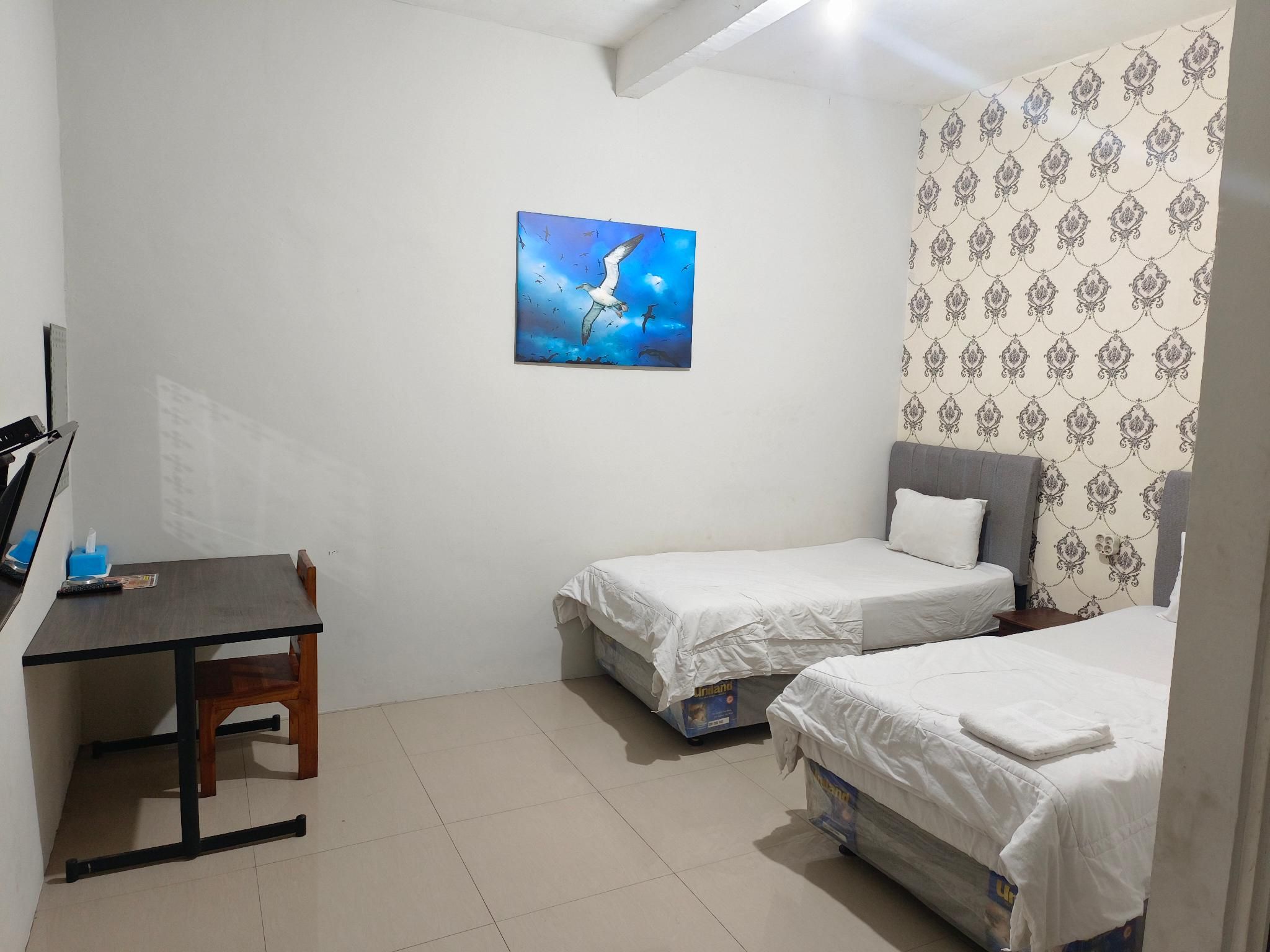 Twin Room with Private Bathroom