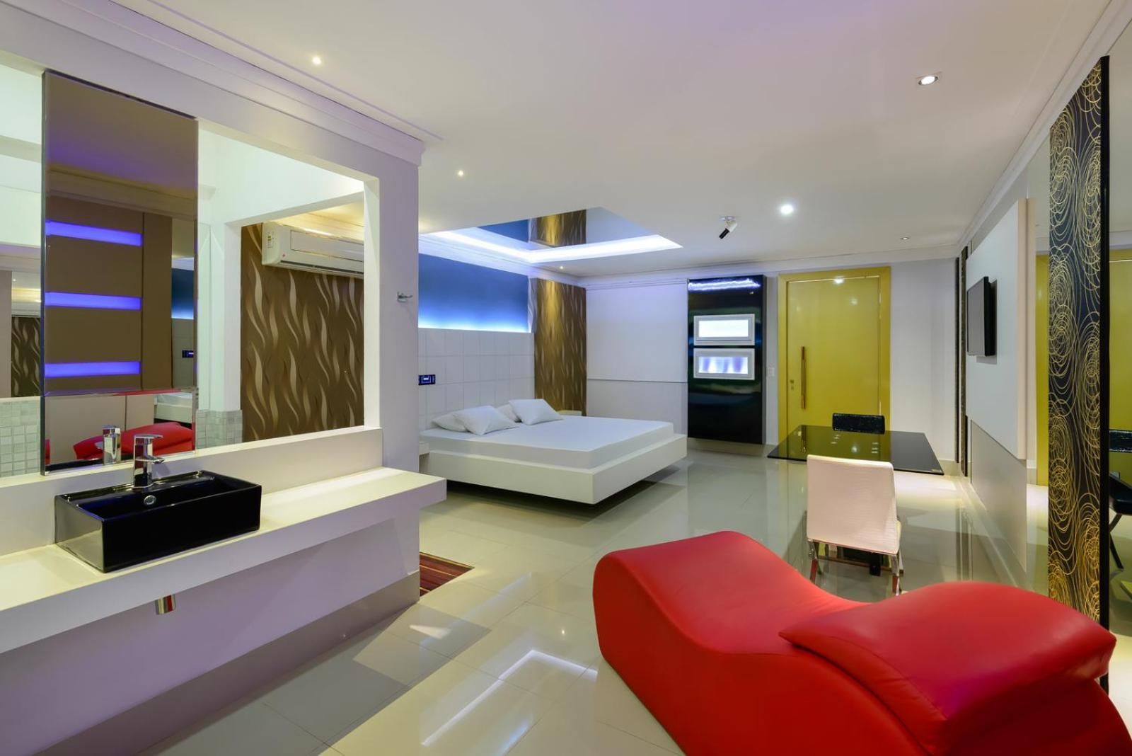 Standard Double Suite