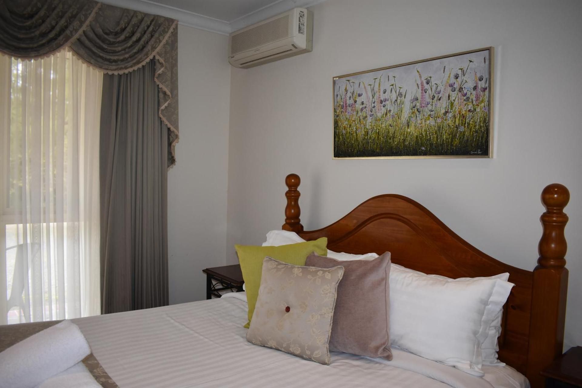 Deluxe Queen Room