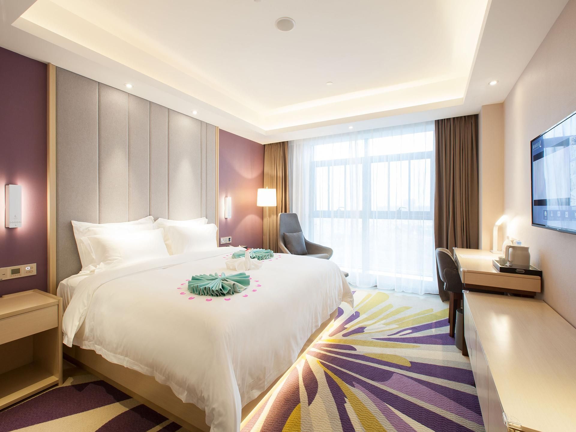 Queen Room with View