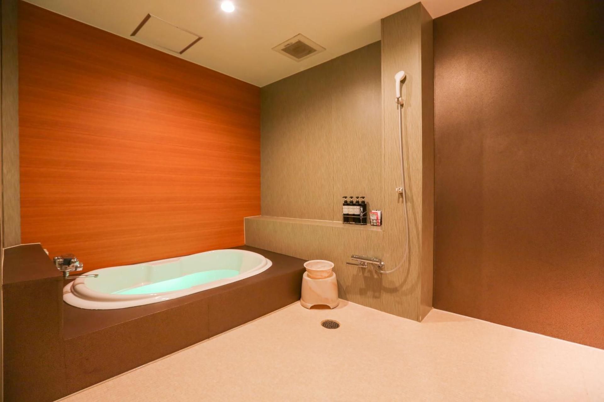 Queen Suite