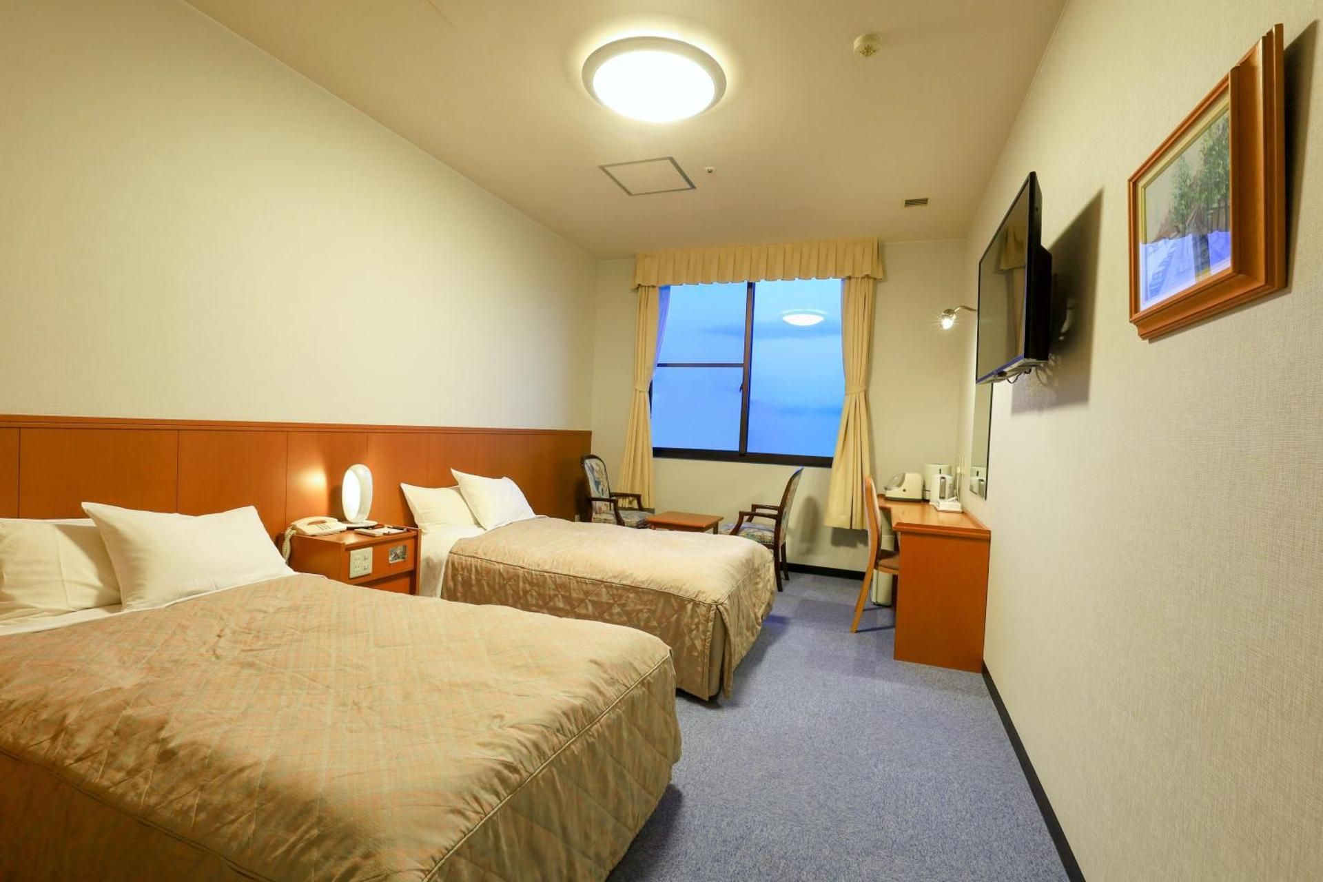 Superior Twin Room with Extra Bed - Non-Smoking