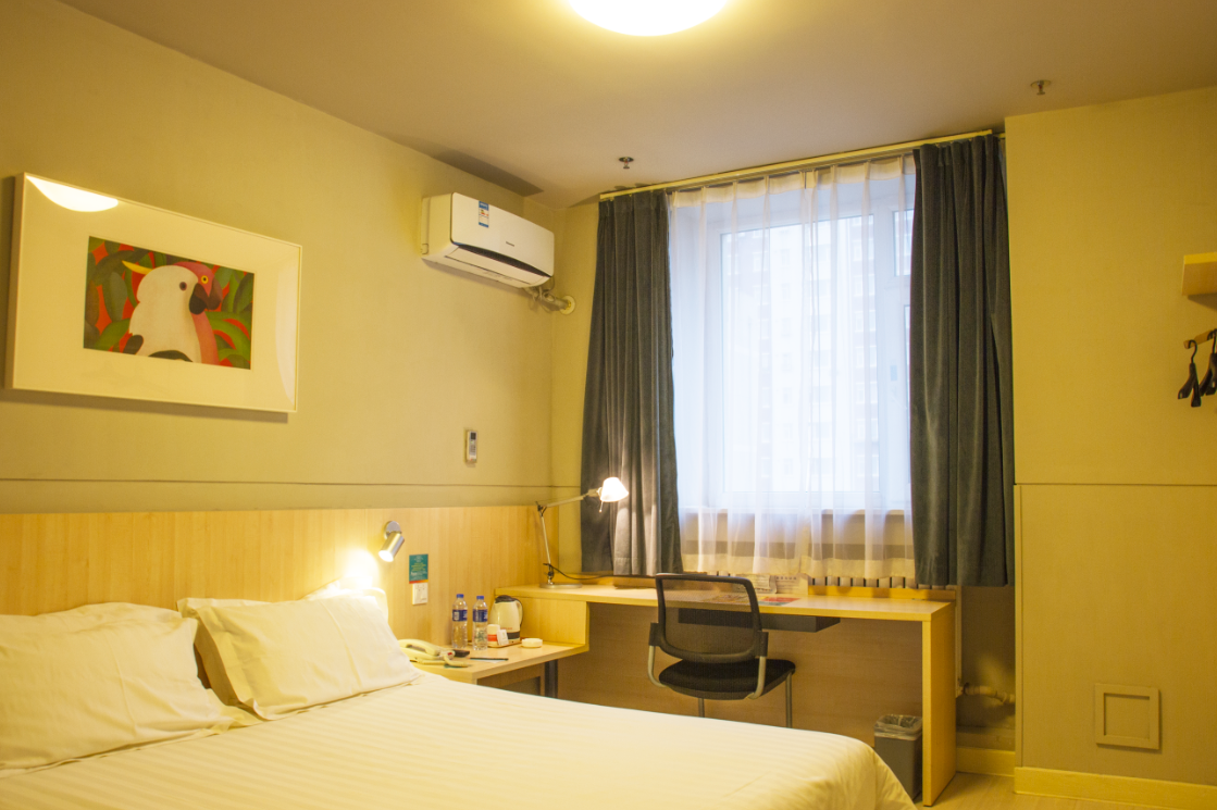 Business Standard Room B