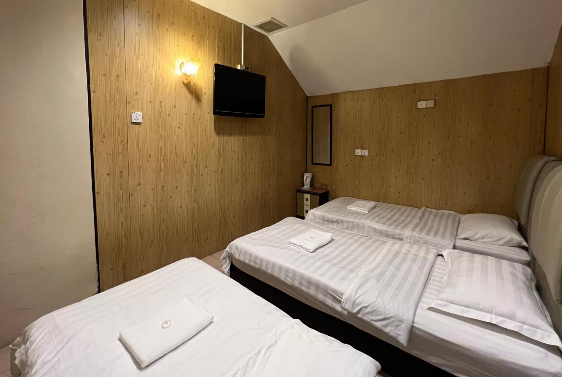 Triple Room with Private Bathroom