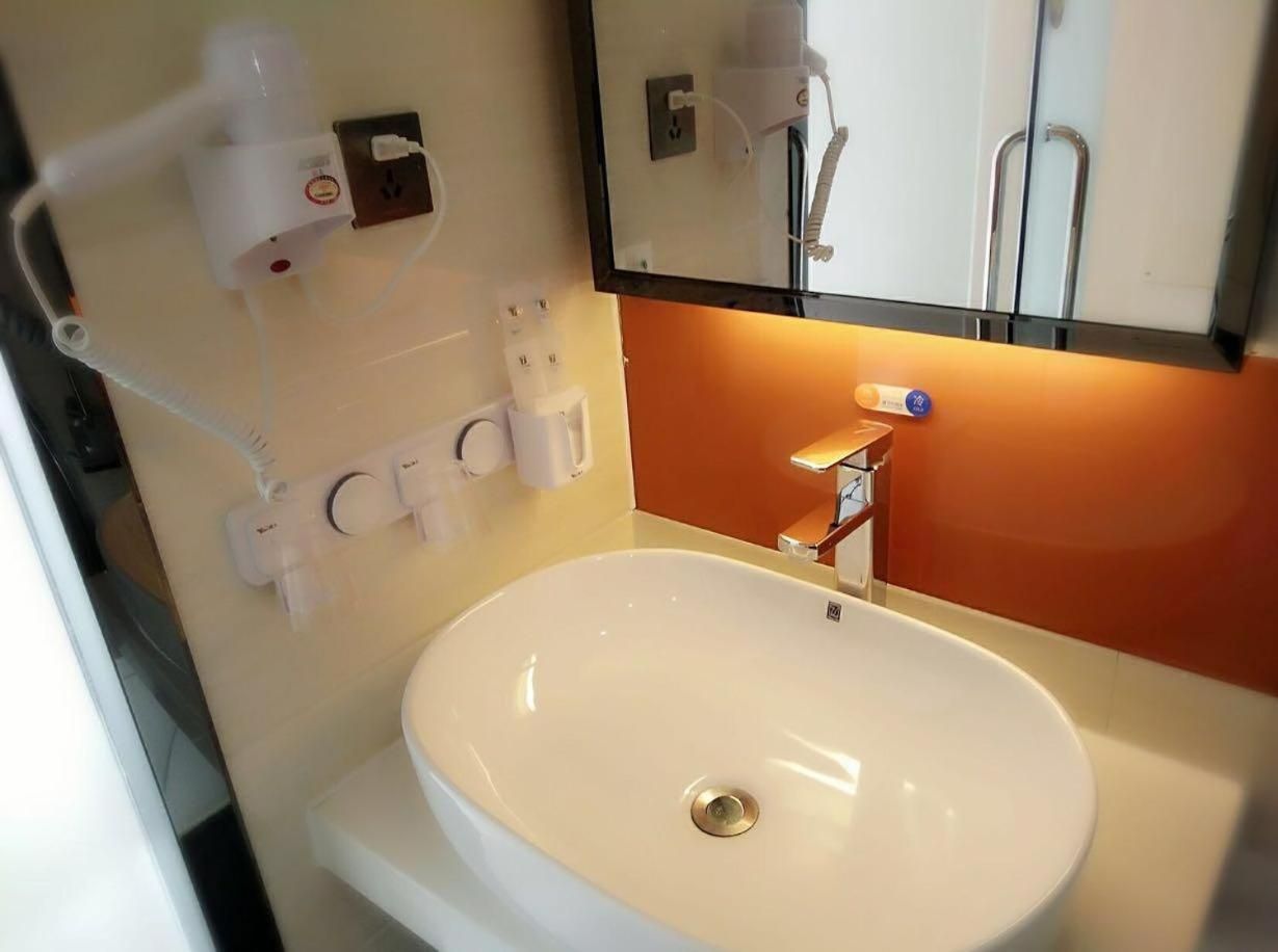 Premium Queen Room