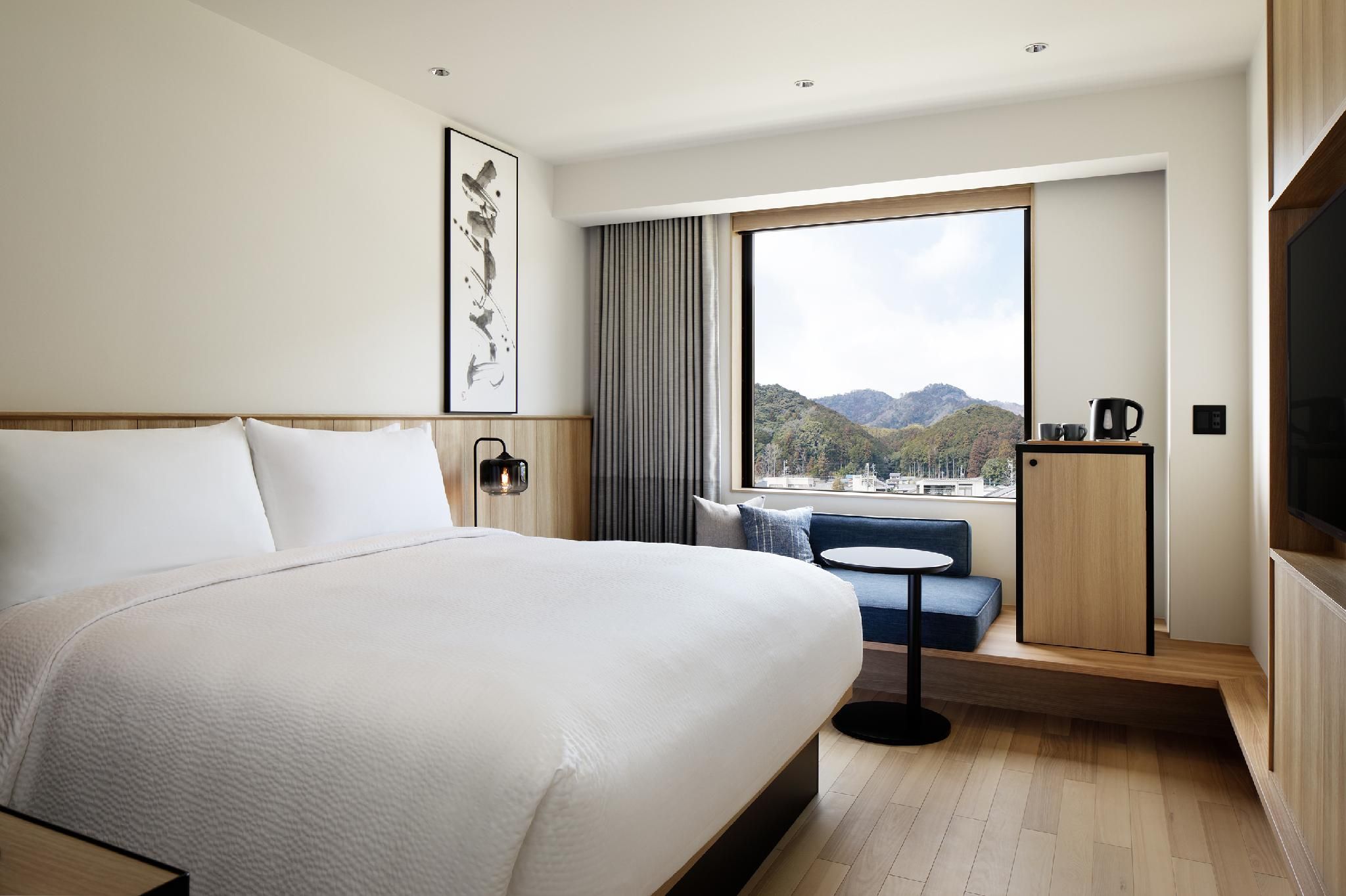 Guest room, King or Twin/Single Bed(s)