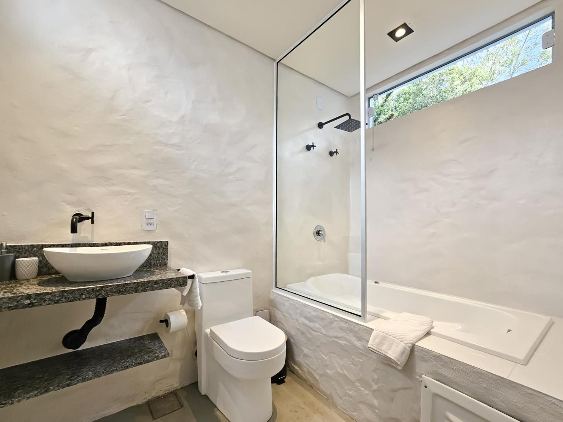 Suite with Hot Tub