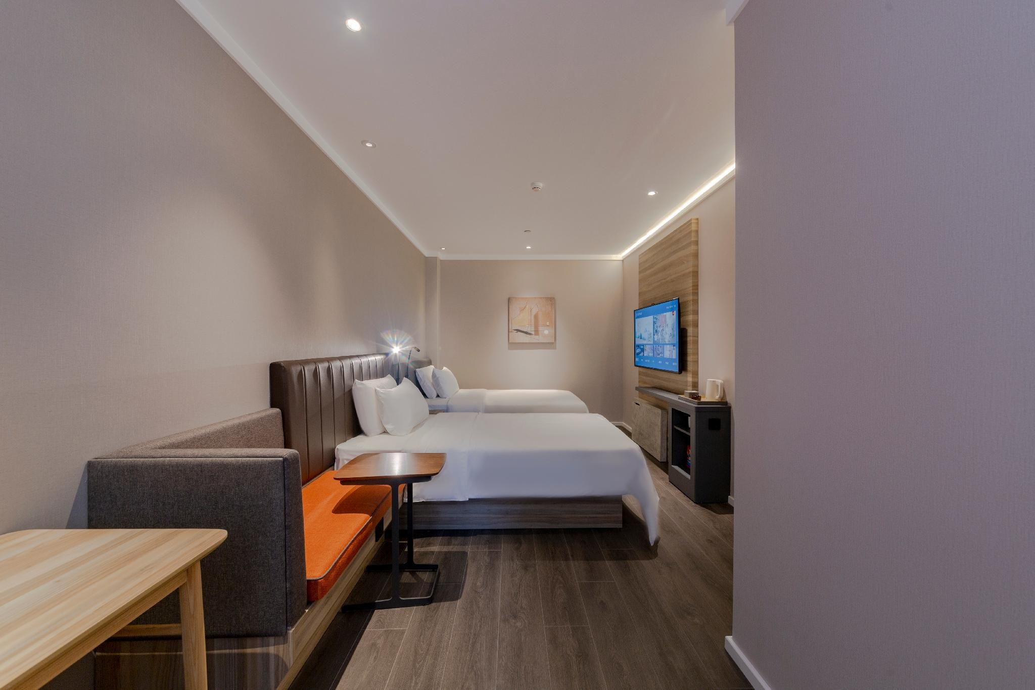 Twin Business Room