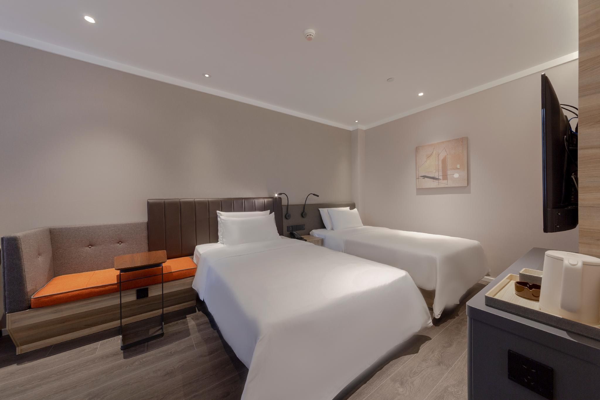 Twin Business Room