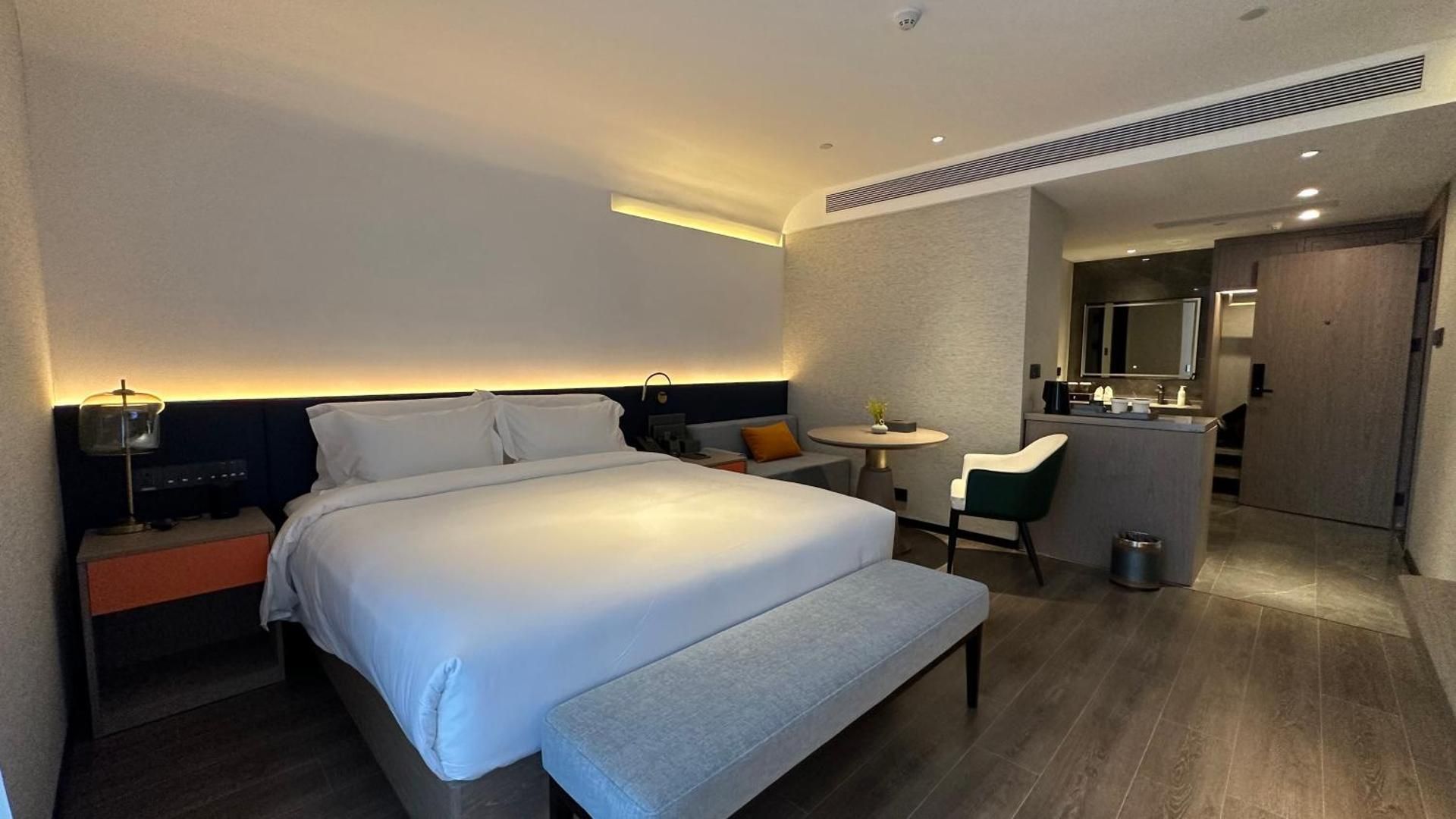 Liz Double Room with City View