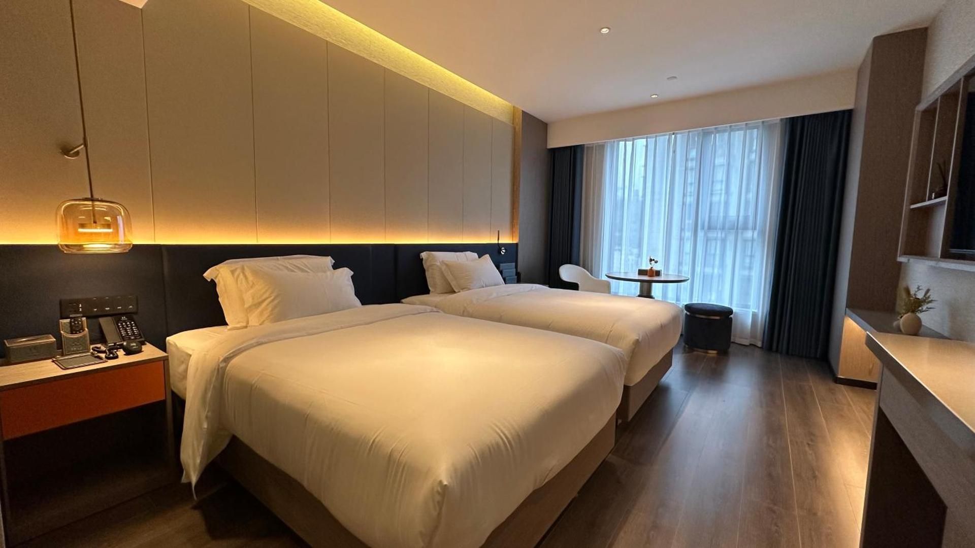 Liz Twin Room with City View