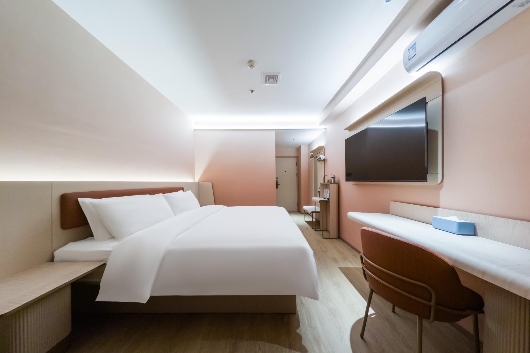 Business Queen Bed Room