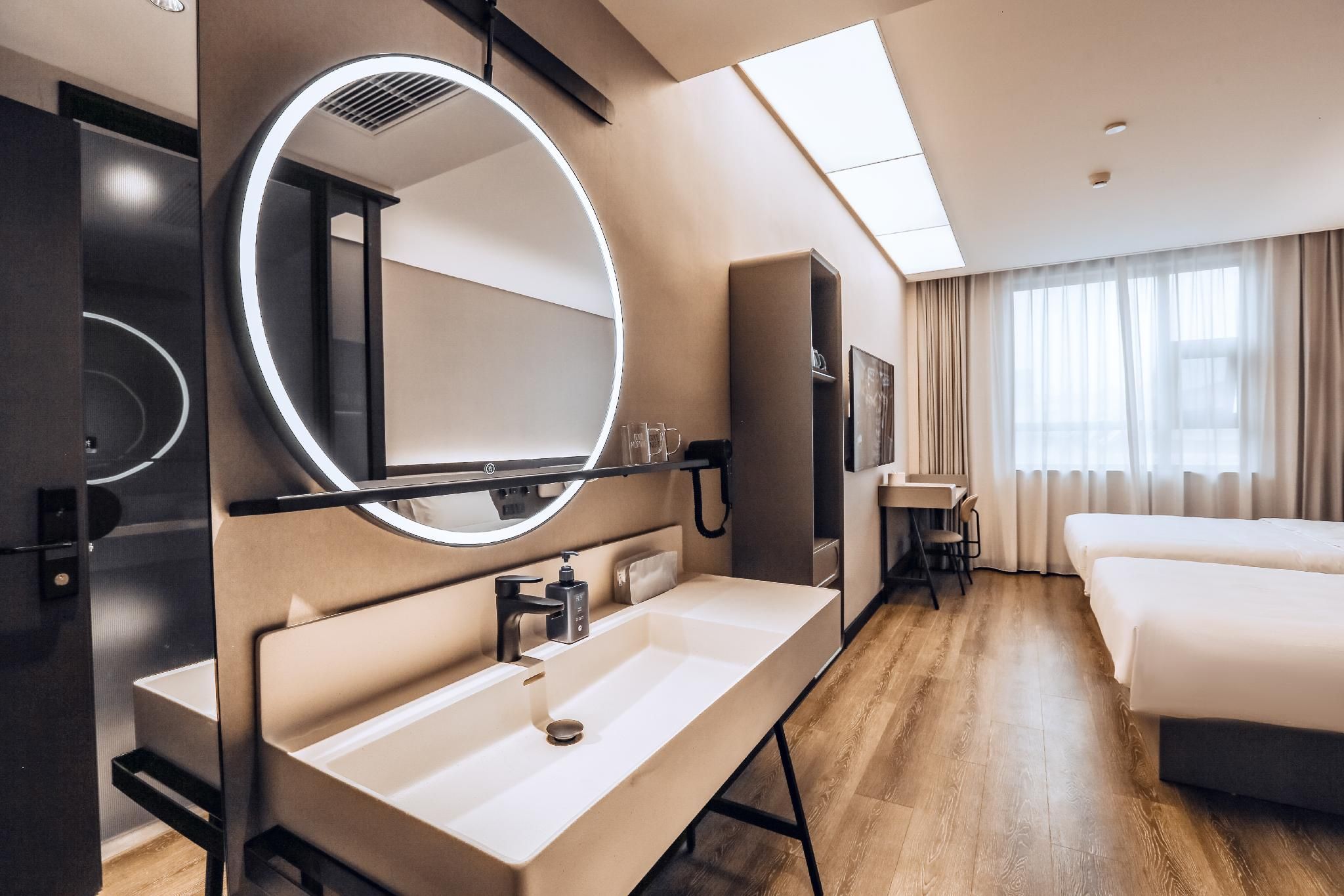 Twin Business Room